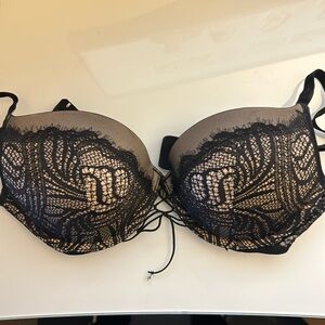 Victoria’s Secret Very Sexy Push-up Bra